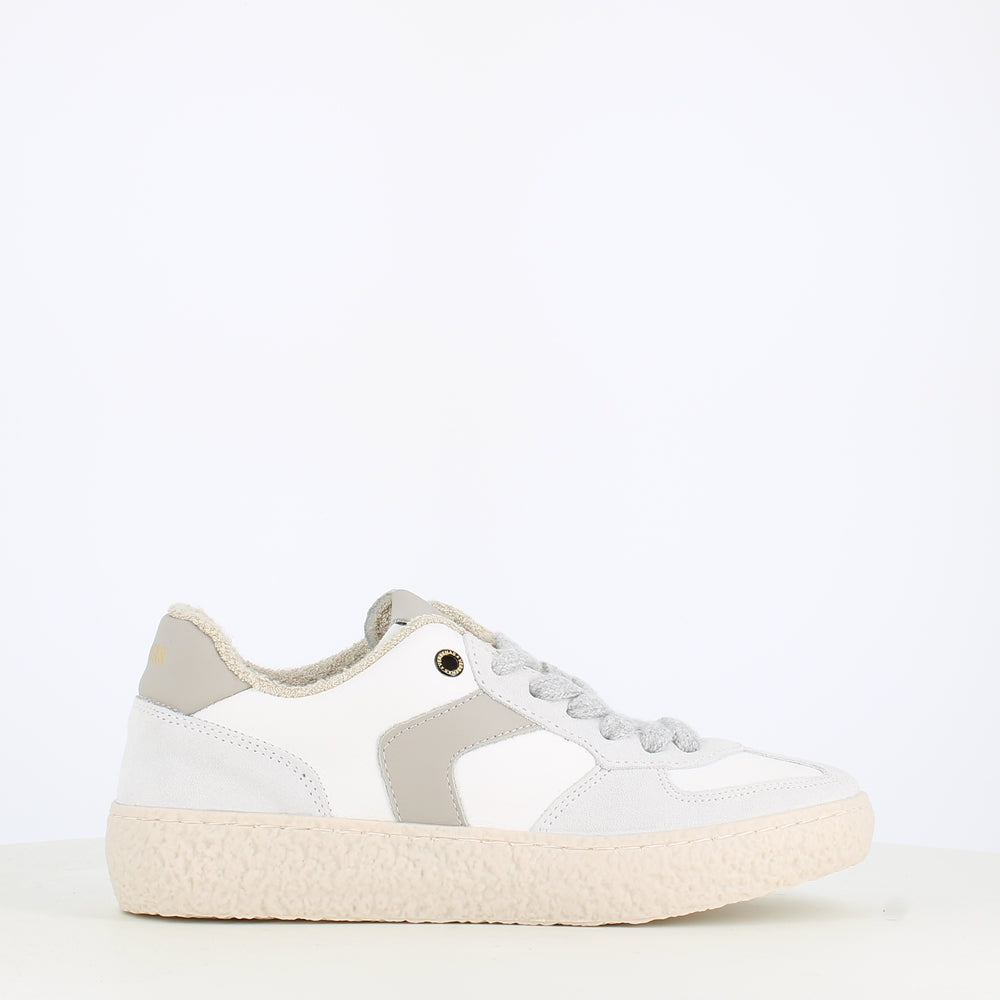 Verbenas Bora Trainer Lania White