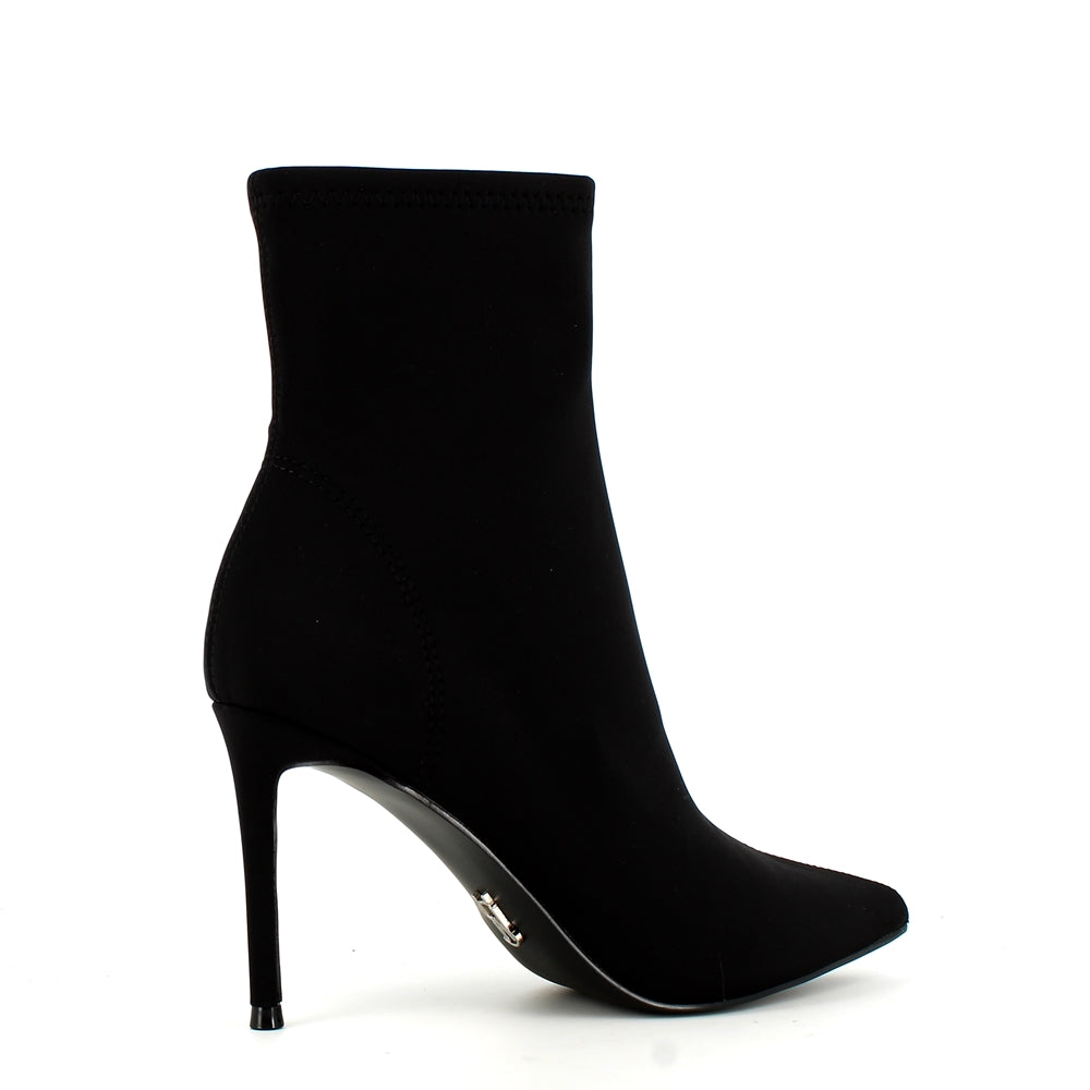 Steve Madden Layne Stretch Black – Cinders Shoe Heaven