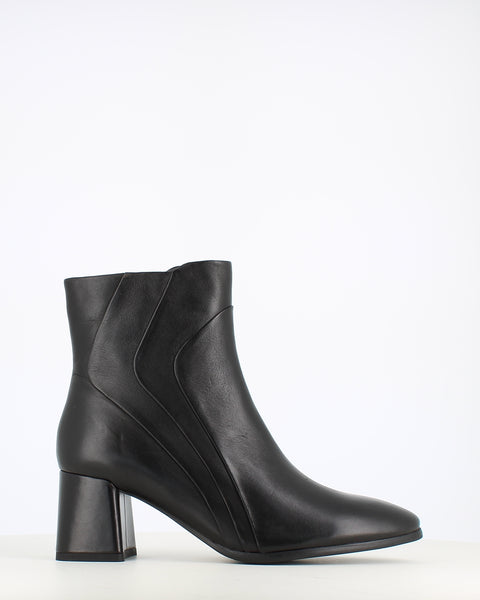 Regarde Le Ciel Millie Leather Ankle Boot Black