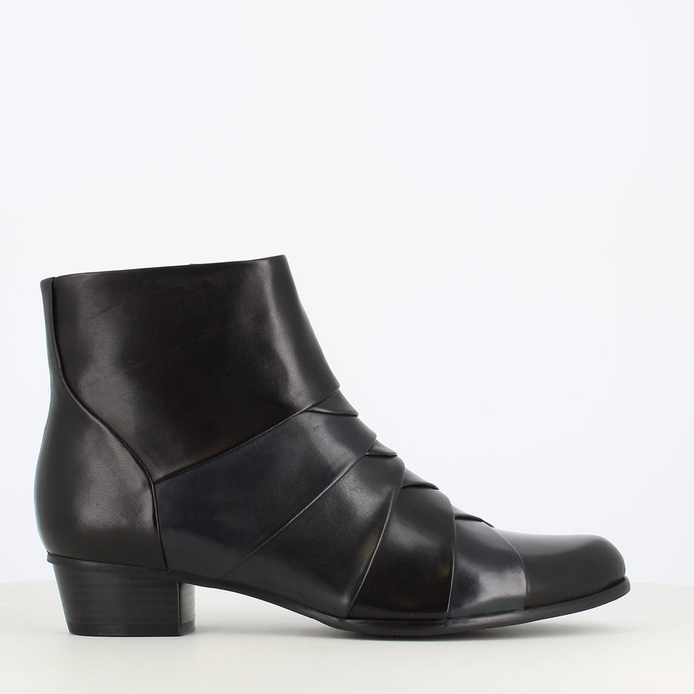 Regarde Le Ciel Stefany Ankle Boot Black/ Navy /Stone