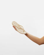 Fitflop IQushion Ergonomic Toe Post Gold