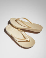Fitflop IQushion Ergonomic Toe Post Gold