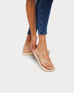 Fitflop IQushion Ergonomic Toe Post Gold