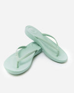 Fitflop IQushion Ergonomic Toe Post Mint Whisper