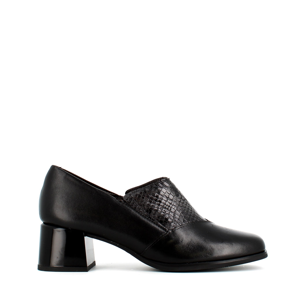 Pitillos High Cut Shoe With Block Heel Black